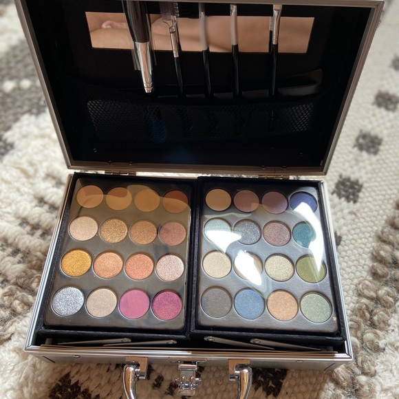 Macy’s Complete Makeup Set - Picture 6 of 7